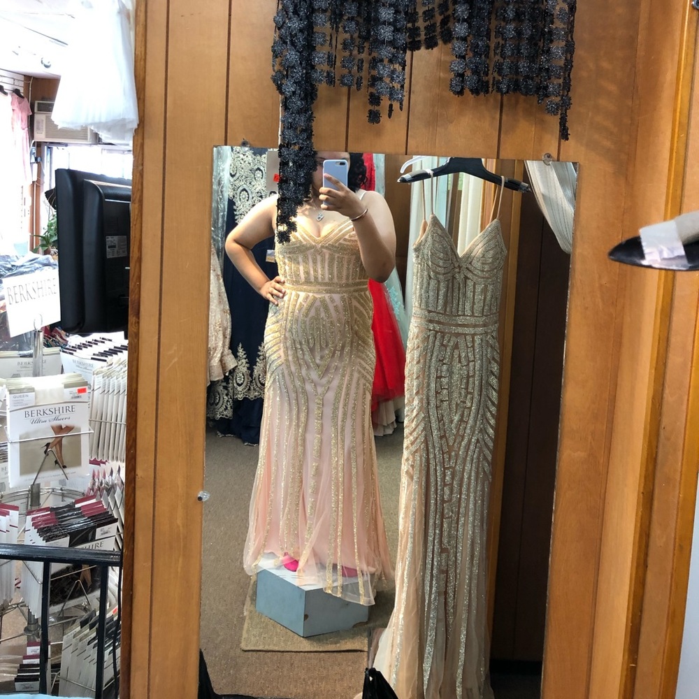 Prom dres - Picture 3 of 3